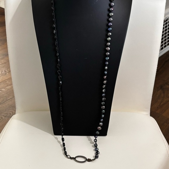 Vintage extra long peacock pearls and black jet - Picture 7 of 9